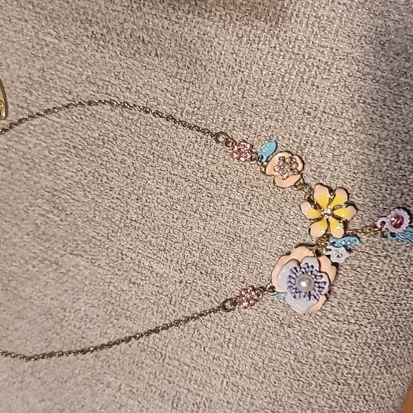 Plunder Jewelry - NWT designer Plunder flower gold necklace